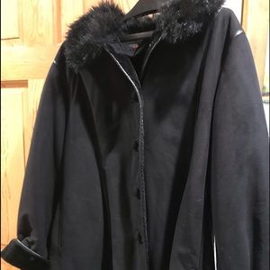 ANNE KLEIN BLACK FAUX FUR COLLAR and FAUX FUR LINED COAT~100% Polyester ~Size 1X
